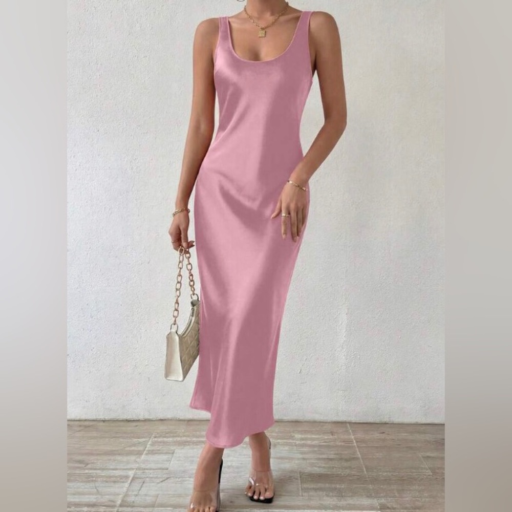 Sleek Pink Scoop Neck Maxi Dress - Picture 4 of 5